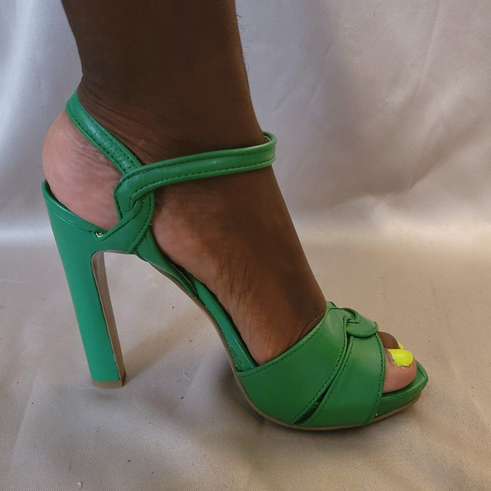 Nine West Peep-toe Dress Sandal Size 6